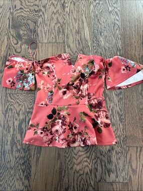 Guess Coral Pink Floral Off-Shoulder Top - NEW WITH TAGS.